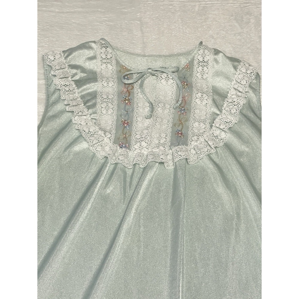 Vintage Nightgown Light Blue With‎ Lace Trim Size M Midi length GrannyCore Flaw - Picture 10 of 11